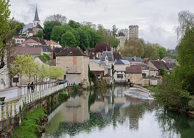 Fietsvakantie Middeleeuws Bourgondië Bourgogne Franche Comté Frankrijk